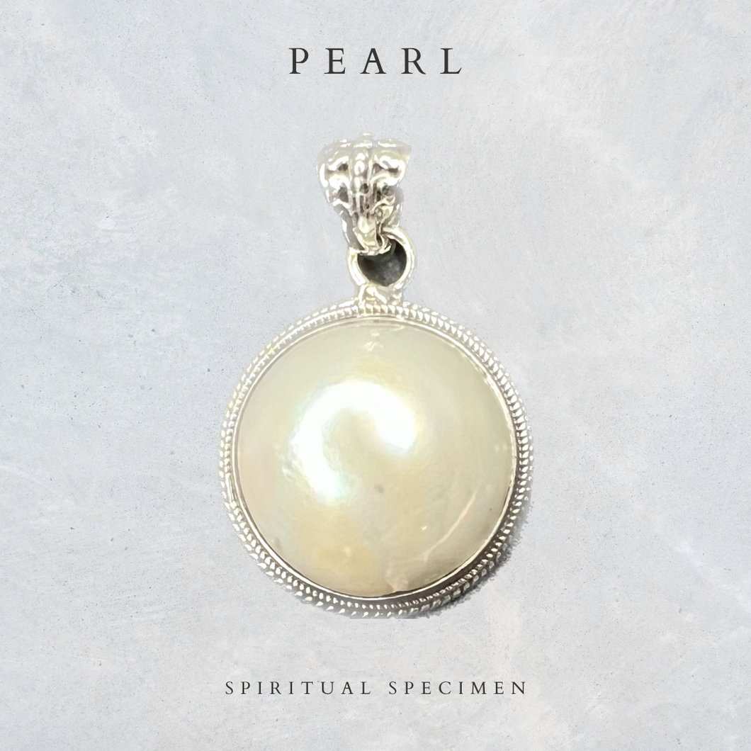 Pearl Round Pendant